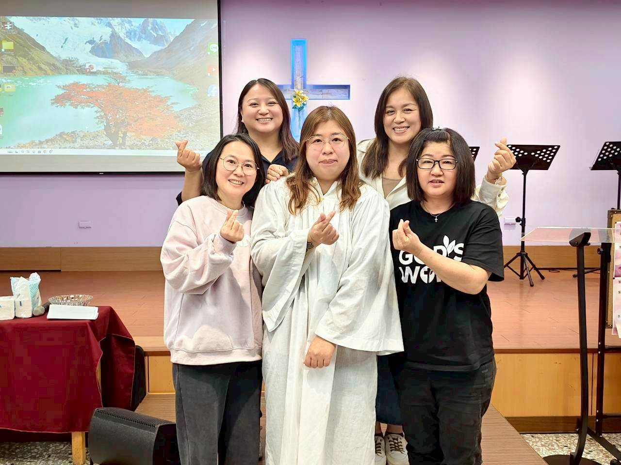 LINE_ALBUM_主日照片_260409_7